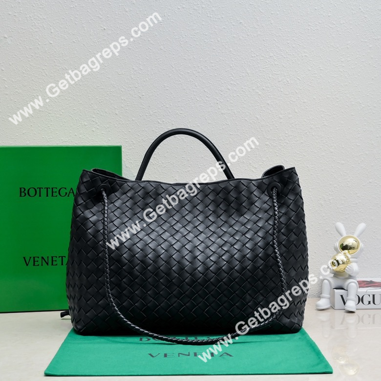 Bottega Veneta  Large Andiamo 45cm Top handle bag in Supple Intrecciato Leather Black