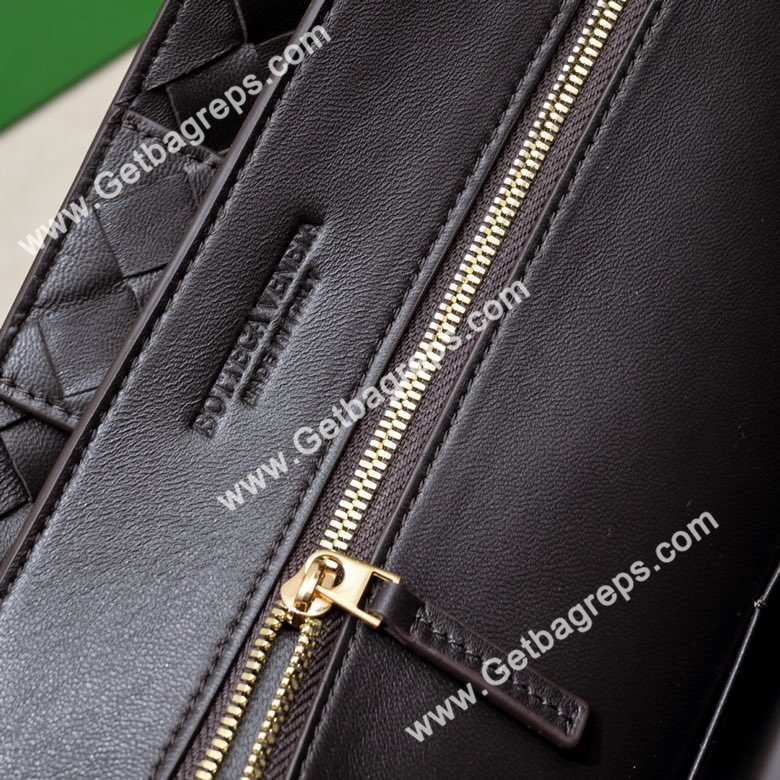 Bottega Veneta  Large Andiamo 45cm Top handle bag in Supple Intrecciato Leather Dark Coffee