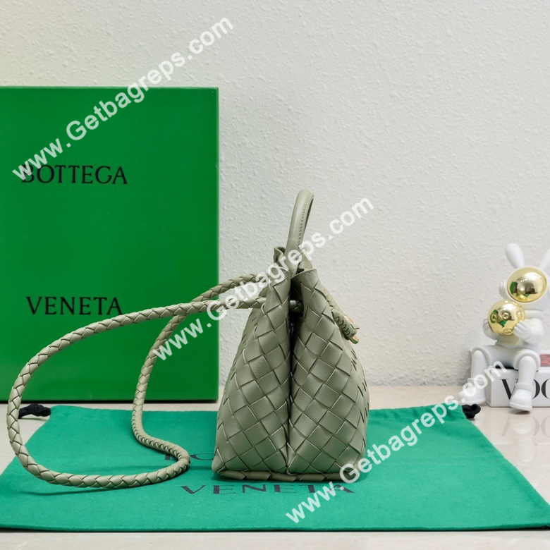 Bottega Veneta 29cm East-West Andiamo Top Handle Bag in Supple Intrecciato Leather Grass green