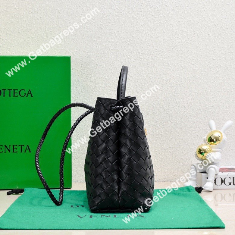 Bottega Veneta 32cm Andiamo Normal Chain Top Handle Bag in Supple Intrecciato Leather Black