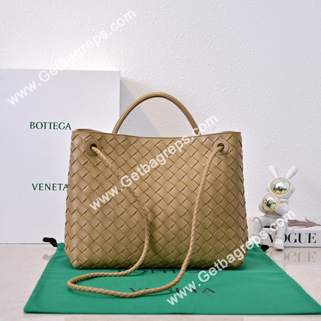 Bottega Veneta 32cm Andiamo Normal Chain Top Handle Bag in Supple Intrecciato Leather Caramel