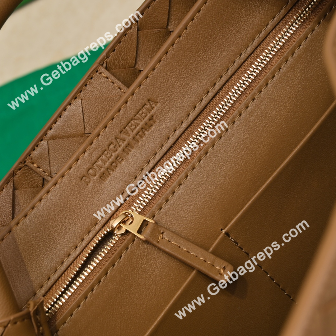 Bottega Veneta 32cm Andiamo Normal Chain Top Handle Bag in Supple Intrecciato Leather Coffee