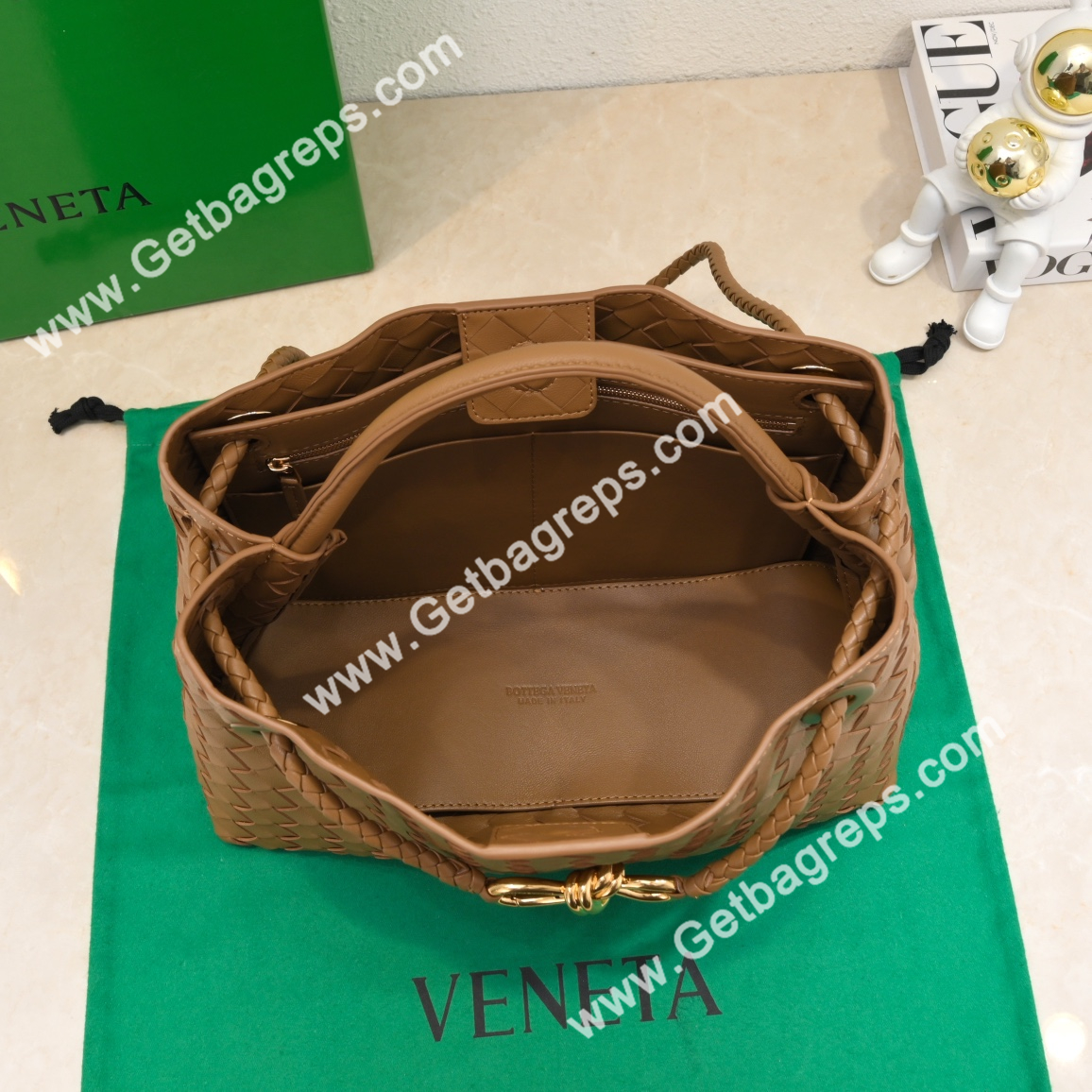 Bottega Veneta 32cm Andiamo Normal Chain Top Handle Bag in Supple Intrecciato Leather Coffee
