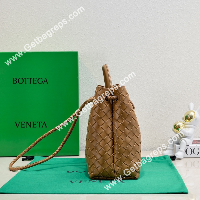 Bottega Veneta 32cm Andiamo Normal Chain Top Handle Bag in Supple Intrecciato Leather Dark Caramel-1
