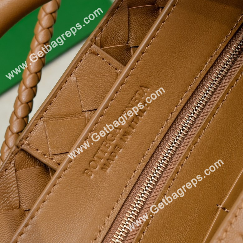 Bottega Veneta 32cm Andiamo Normal Chain Top Handle Bag in Supple Intrecciato Leather Dark Caramel-1
