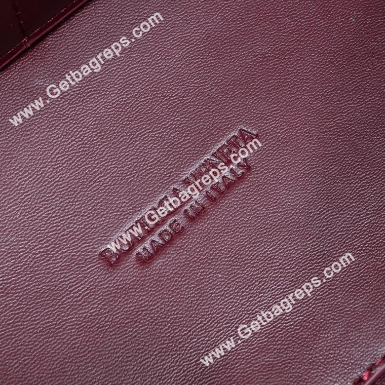 Bottega Veneta 32cm Andiamo Normal Chain Top Handle Bag in Supple Intrecciato Leather Dark Wine