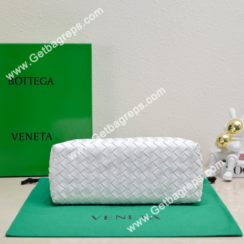 Bottega Veneta 32cm Andiamo Normal Chain Top Handle Bag in Supple Intrecciato Leather White
