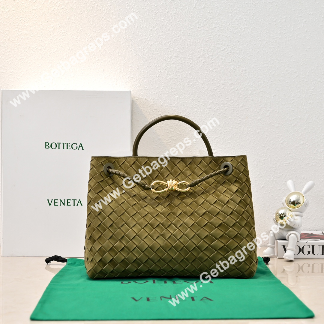 Bottega Veneta 32cm Andiamo Top handle bag in supple Intrecciato Deerskin Green