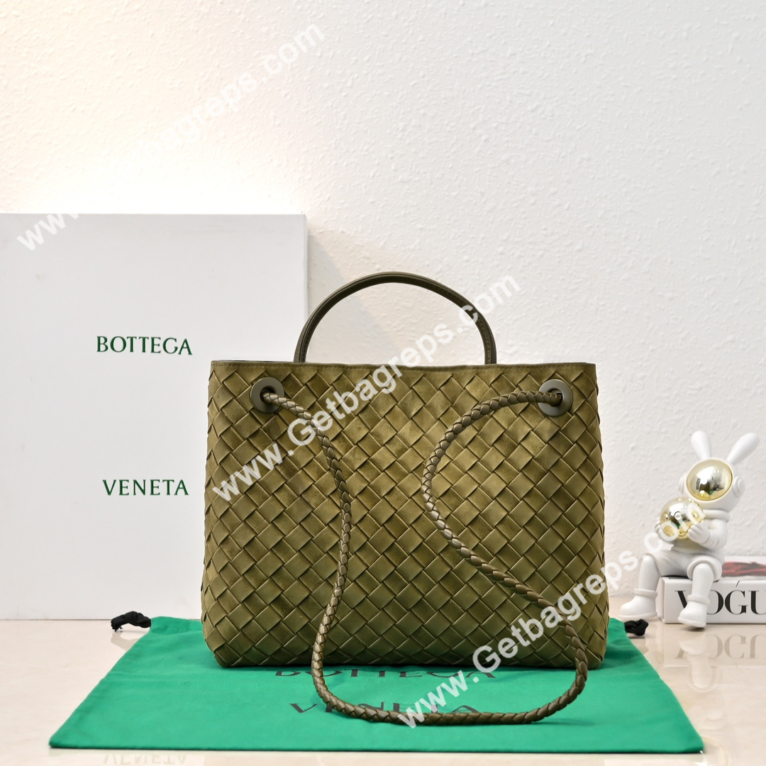 Bottega Veneta 32cm Andiamo Top handle bag in supple Intrecciato Deerskin Green