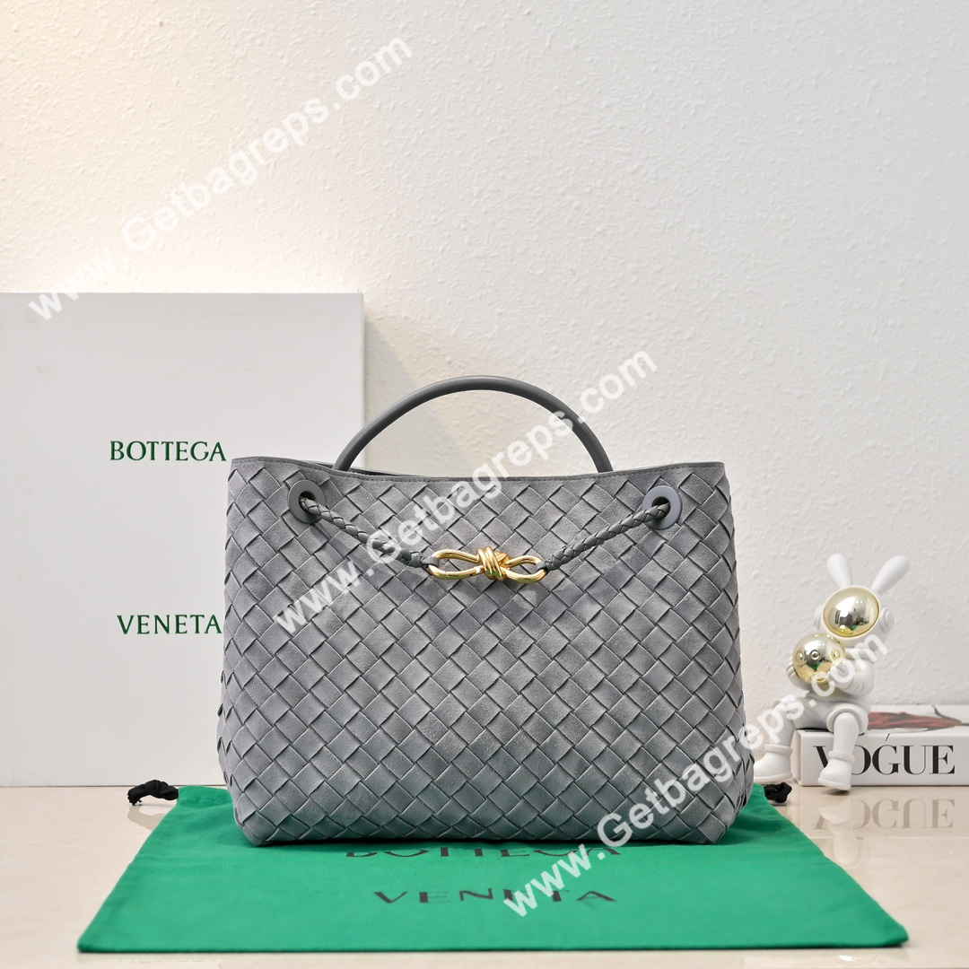 Bottega Veneta 32cm Andiamo Top handle bag in supple Intrecciato Deerskin Grey