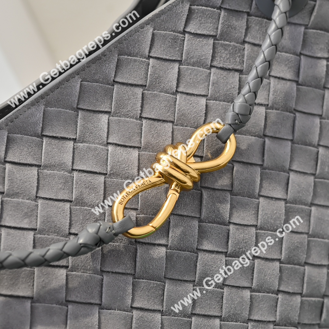 Bottega Veneta 32cm Andiamo Top handle bag in supple Intrecciato Deerskin Grey