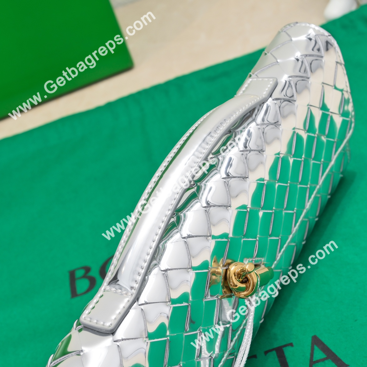 Bottega Veneta Andiamo Clutch Top Handle Clutch in Intrecciato Leather with Foggy Mirror Effect Silver