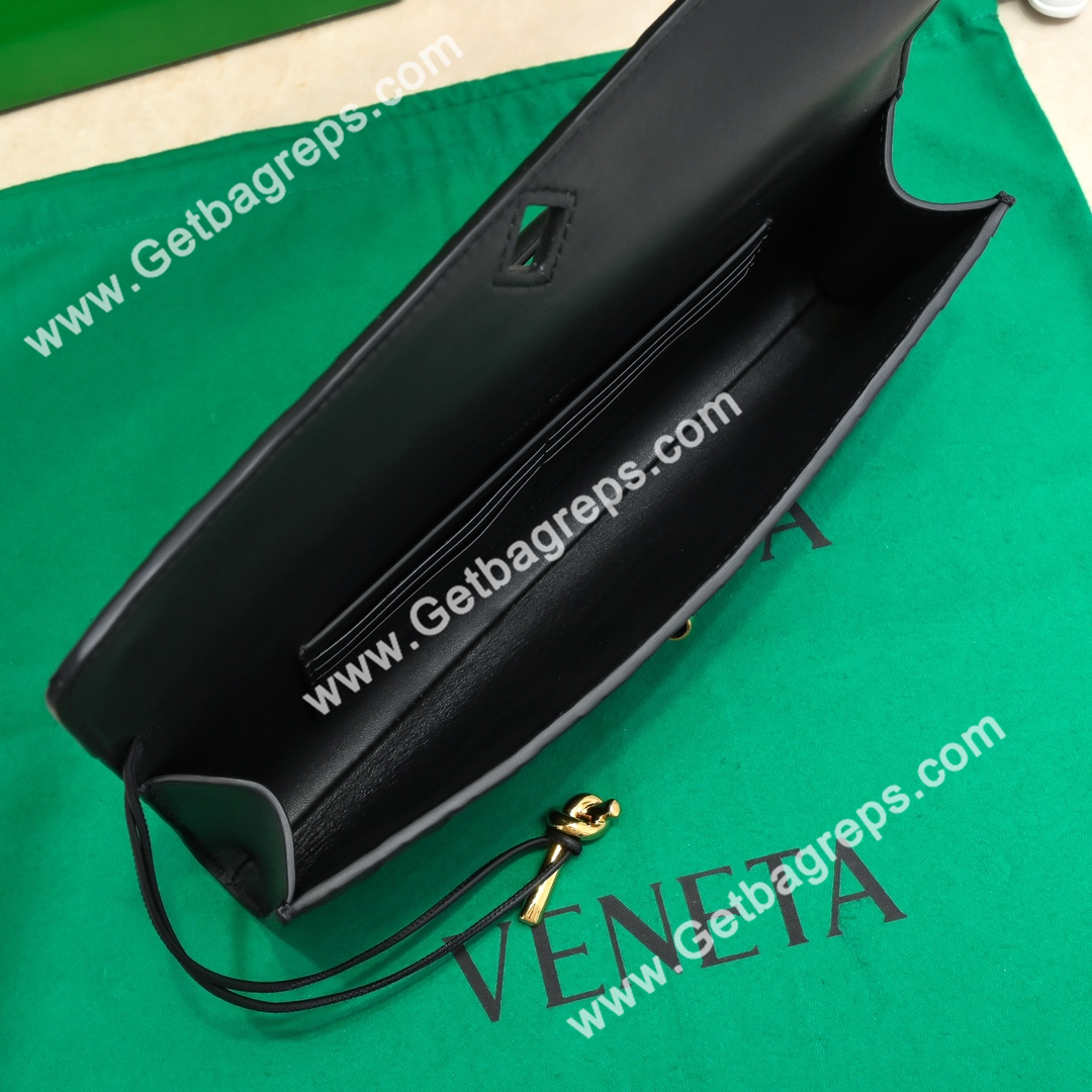 Bottega Veneta Andiamo Clutch Top Handle Clutch in in Supple Intrecciato Leather Black
