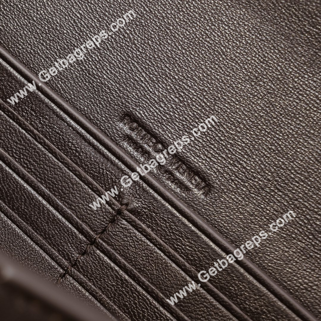 Bottega Veneta Andiamo Clutch Top Handle Clutch in in Supple Intrecciato Leather Coffee