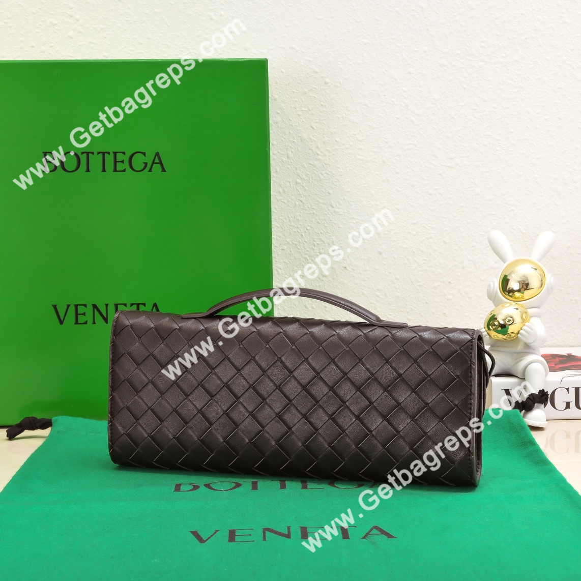 Bottega Veneta Andiamo Clutch Top Handle Clutch in in Supple Intrecciato Leather Coffee