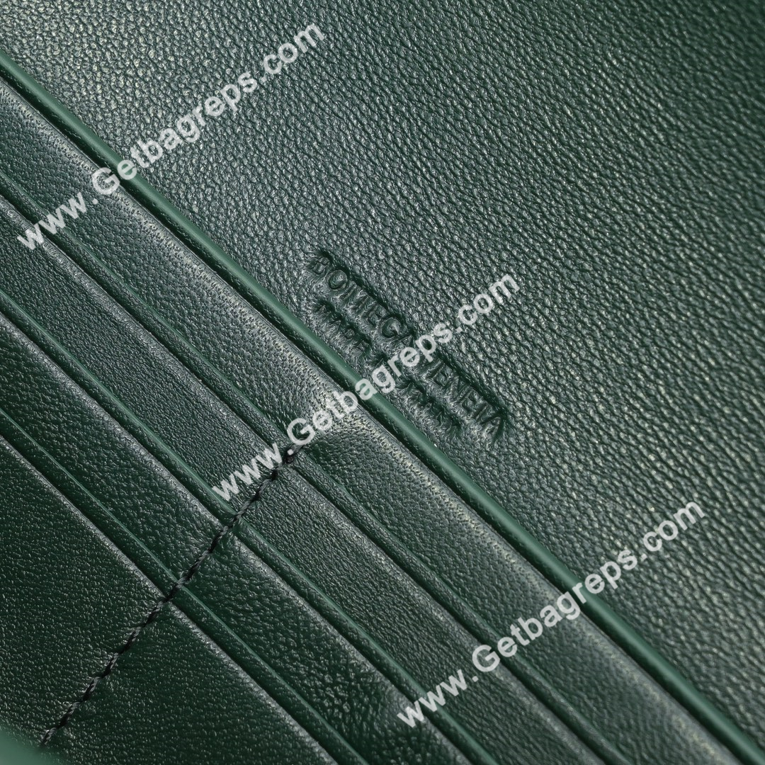 Bottega Veneta Andiamo Clutch Top Handle Clutch in in Supple Intrecciato Leather Dark Green