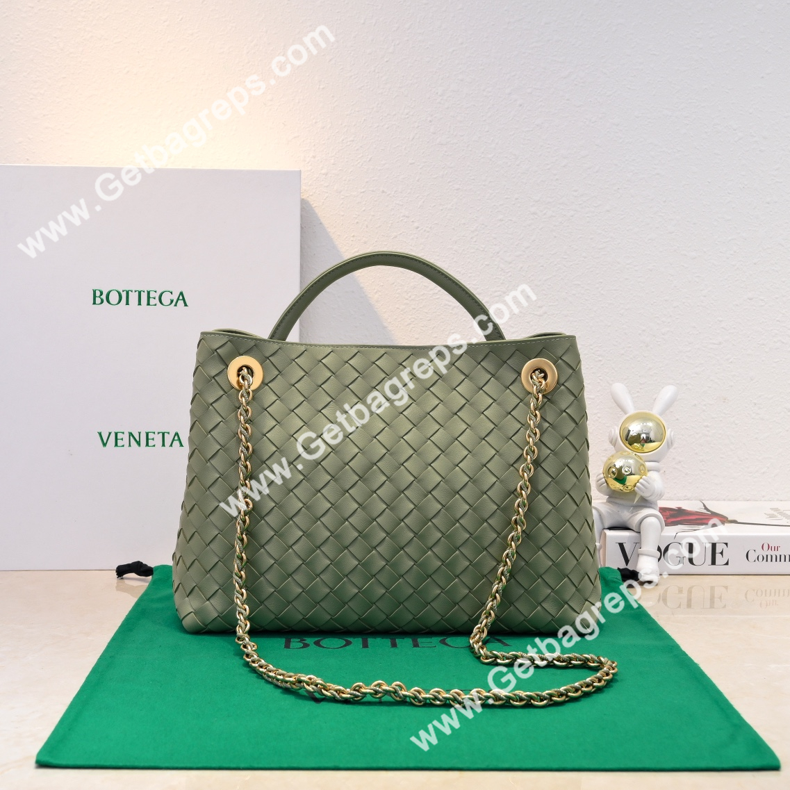 Bottega Veneta Andiamo Intrecciato Leather Top Handle Bag 32cm Grass Green