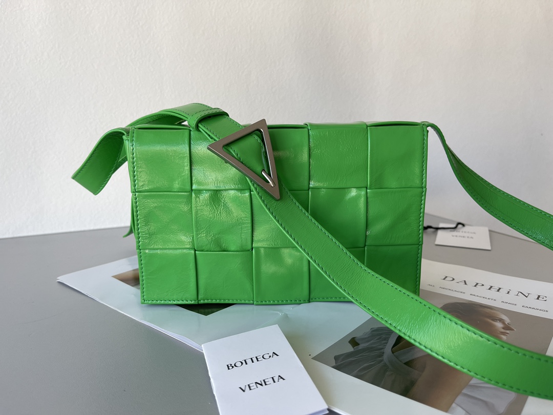 Bottega Veneta Cassette Intreccio Leather Cross-body Bag Green