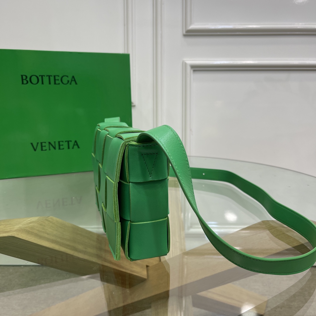 Bottega Veneta Cassette Intreccio Leather Crossbody Bag Parrot Green