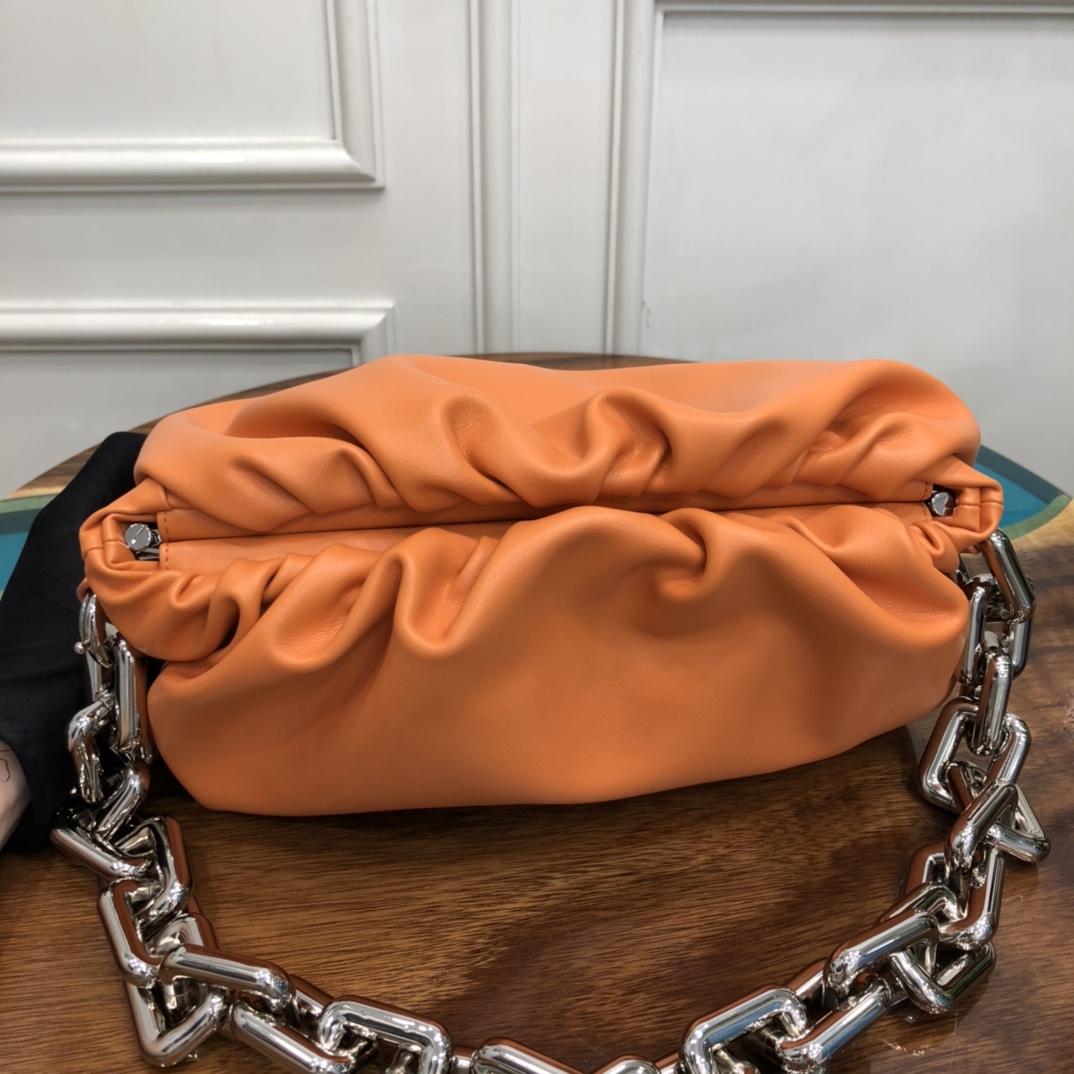 Bottega Veneta Chain Pouch Leather Clutch With Chain Orange