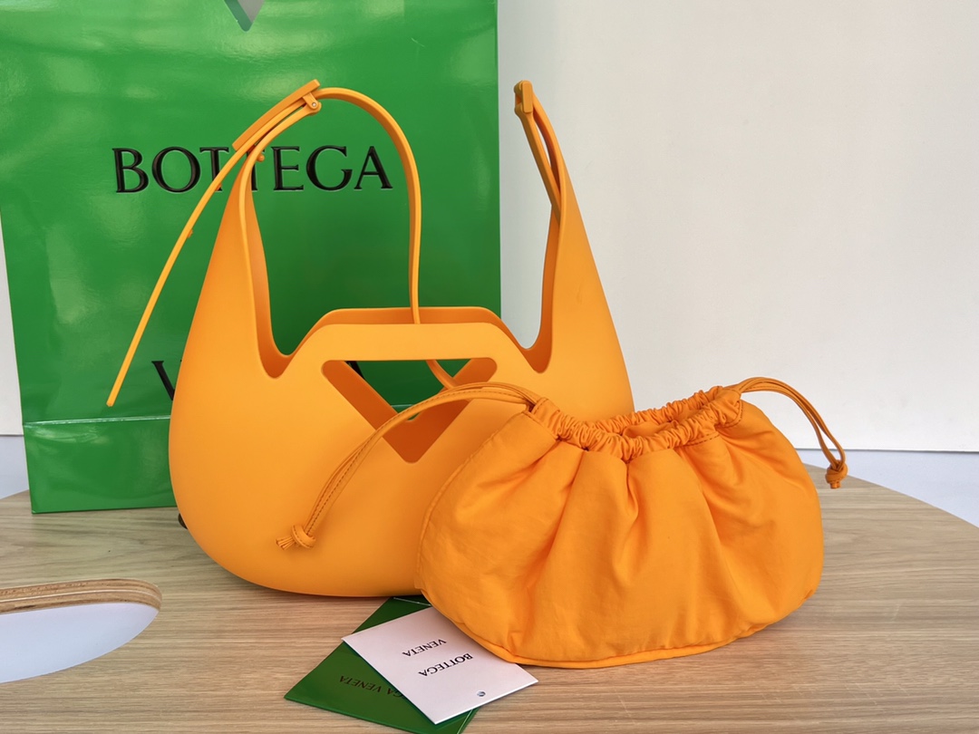 Bottega Veneta Hobo Shoulder Bag Orange