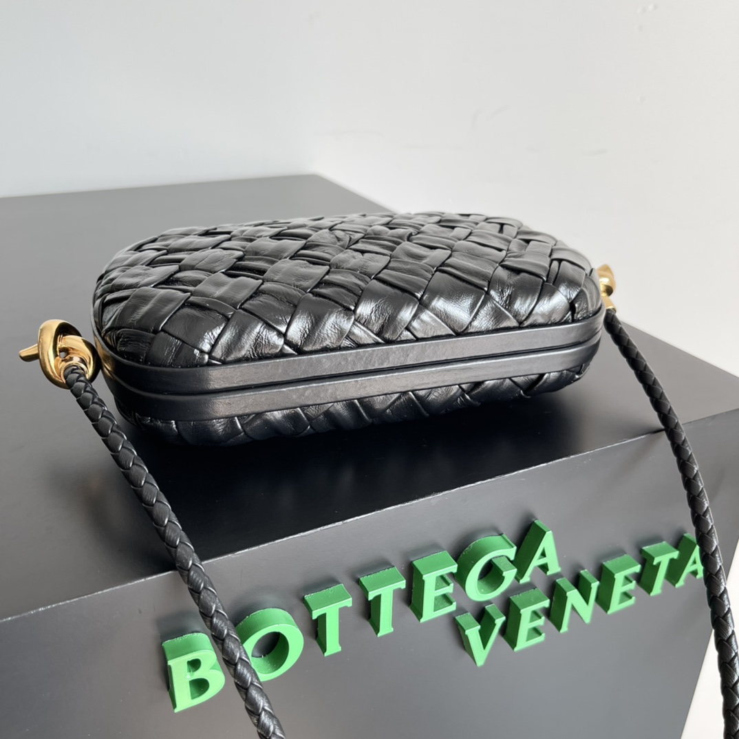 Bottega Veneta Knot Foulard Intreccio Leather minaudiere with strap Black