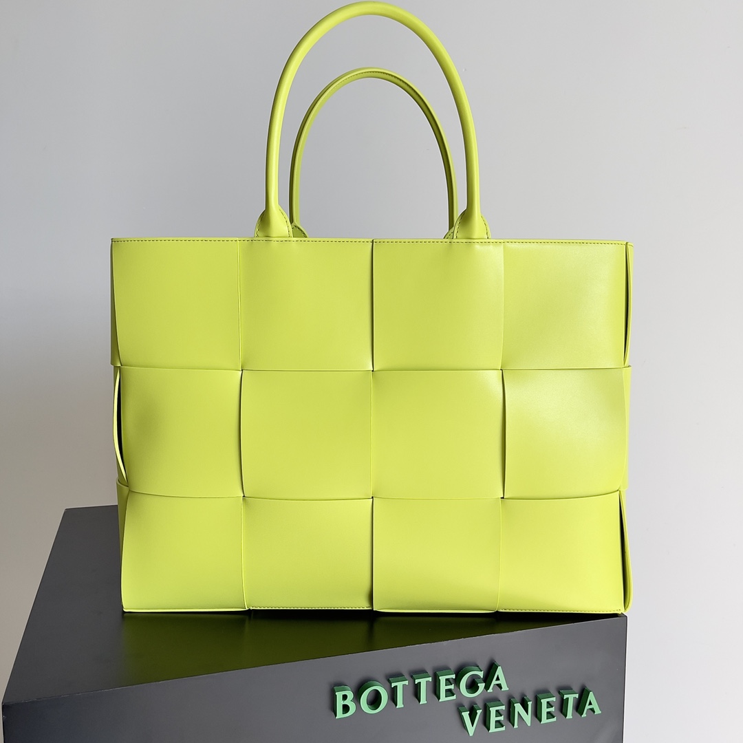 Bottega Veneta Large Arco Tote Bag Yellow