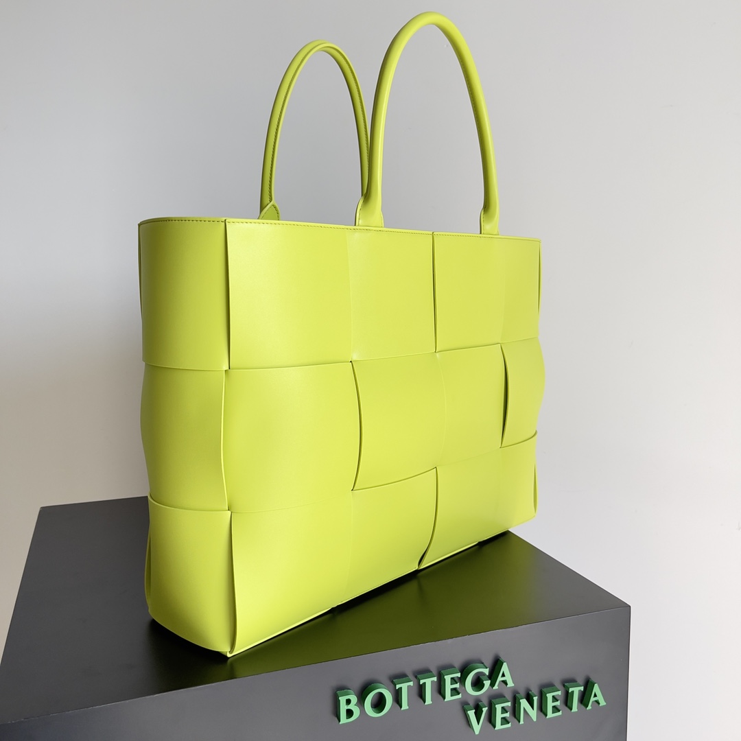 Bottega Veneta Large Arco Tote Bag Yellow