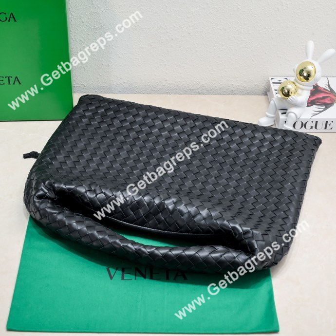 Bottega Veneta Large Hop Shoulder Bag with Intrecciato Craftsmanship in Calf Leather 54cm Black