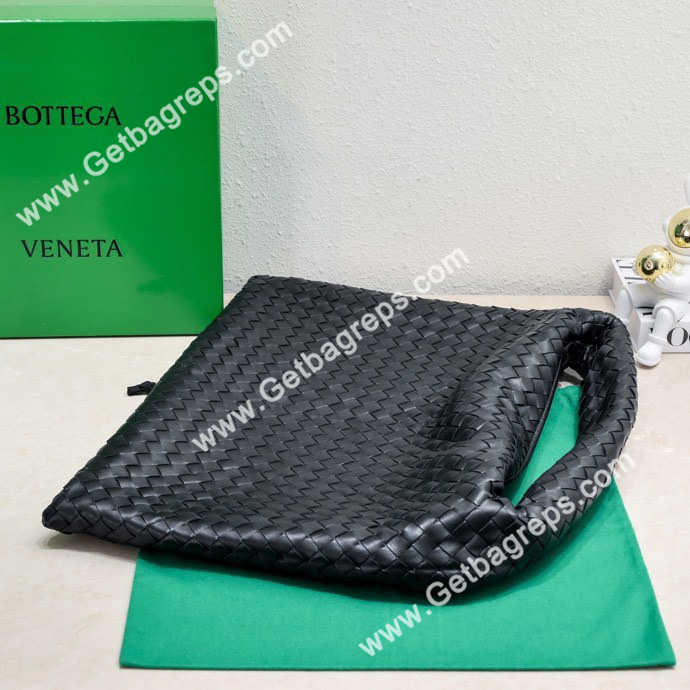 Bottega Veneta Large Hop Shoulder Bag with Intrecciato Craftsmanship in Calf Leather 54cm Black