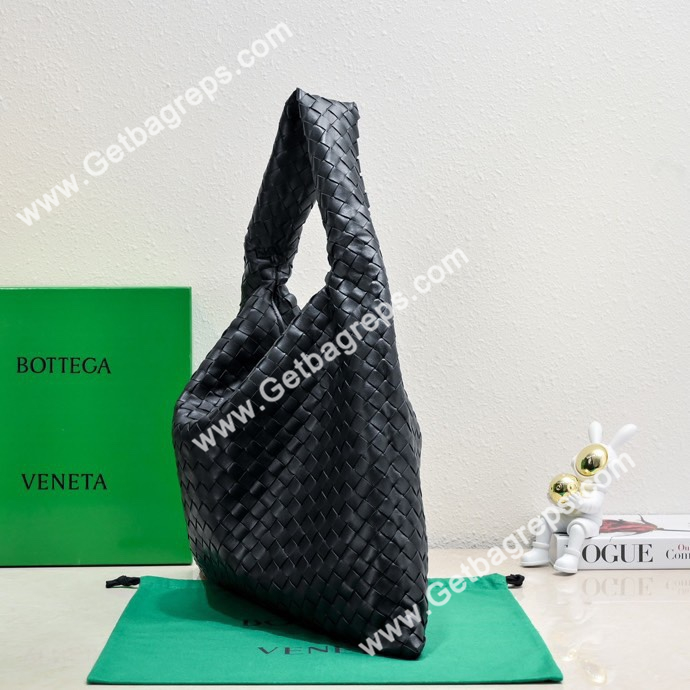 Bottega Veneta Large Hop Shoulder Bag with Intrecciato Craftsmanship in Calf Leather 54cm Black