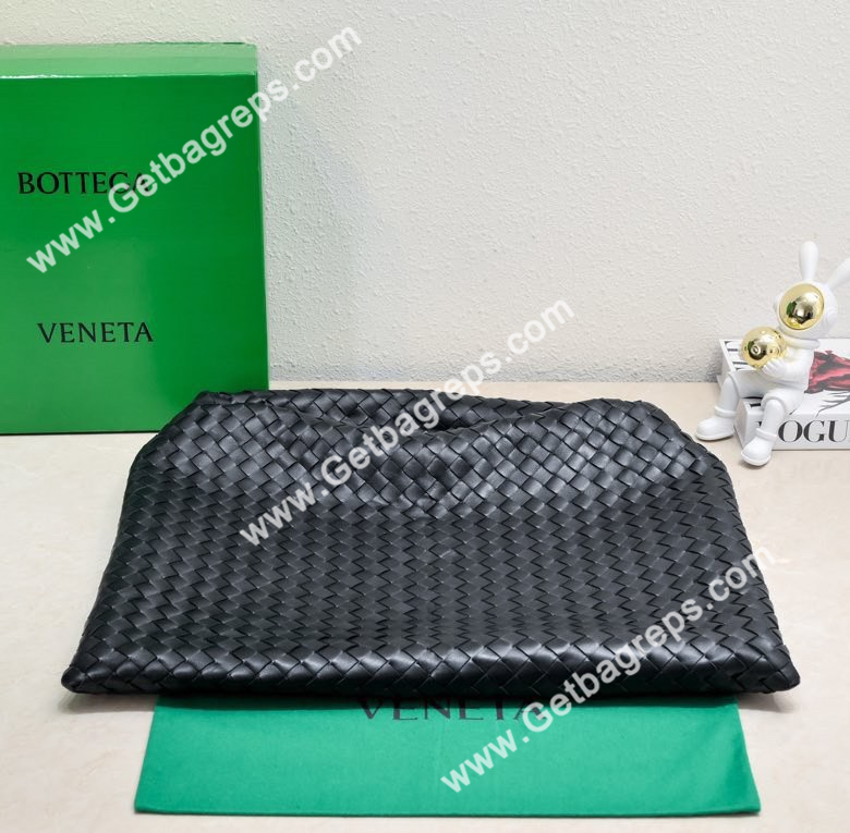 Bottega Veneta Large Hop Shoulder Bag with Intrecciato Craftsmanship in Calf Leather 54cm Black