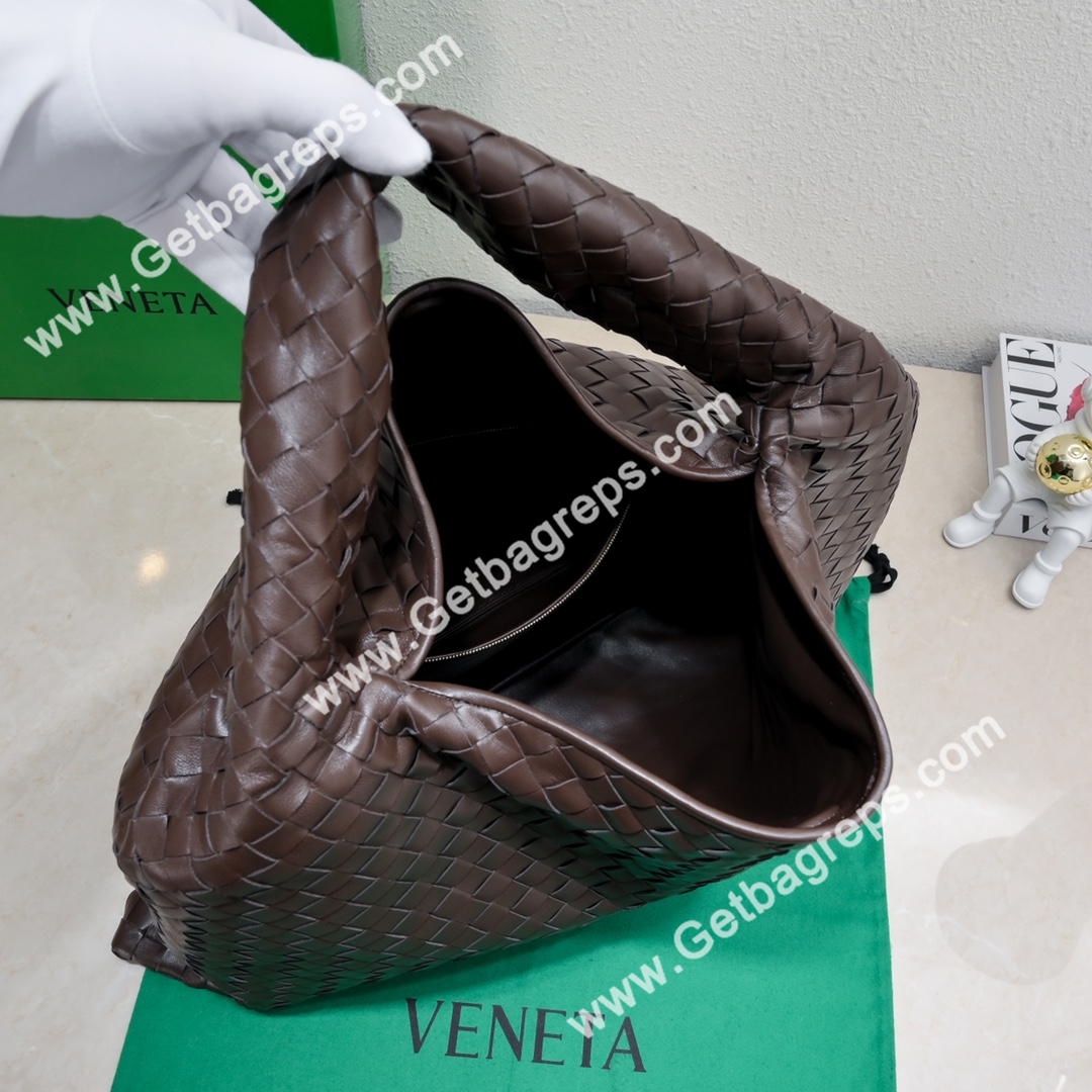 Bottega Veneta Large Hop Shoulder Bag with Intrecciato Craftsmanship in Calf Leather 54cm Brown