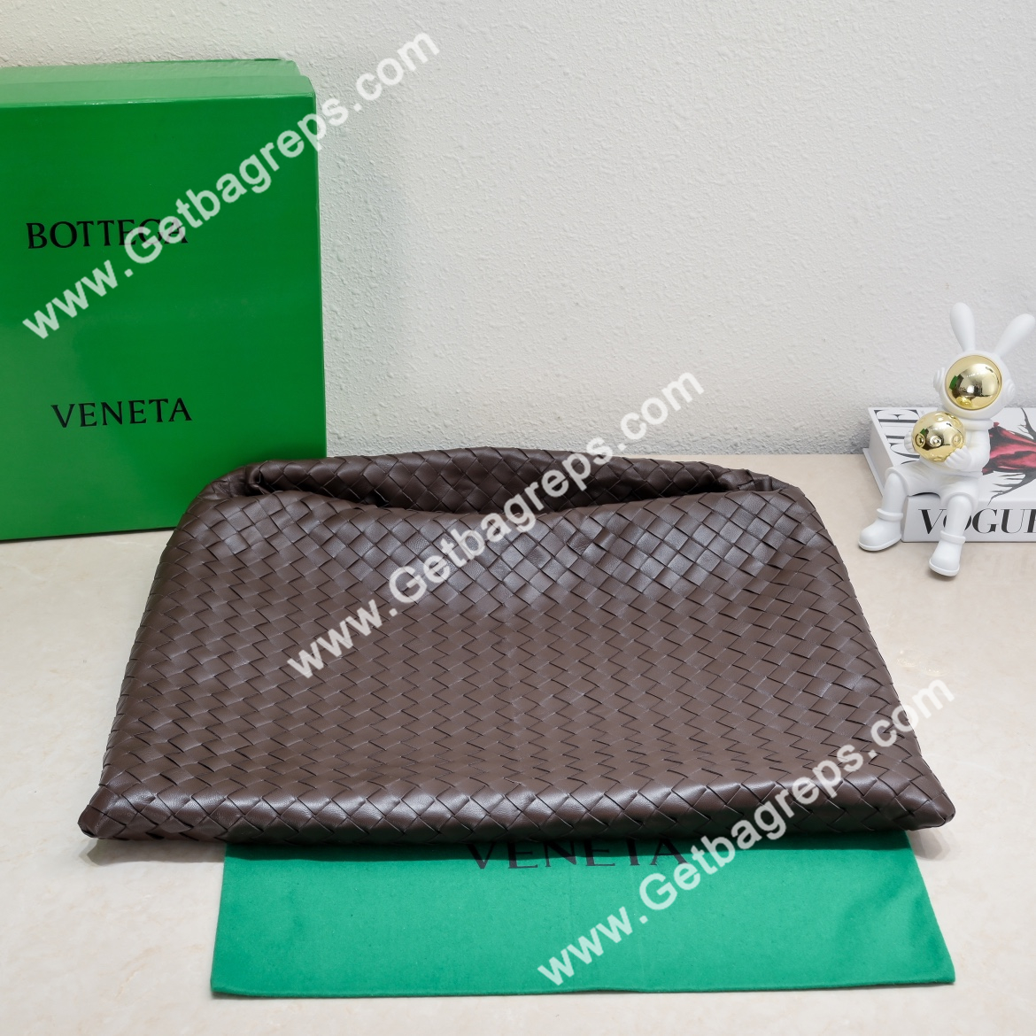 Bottega Veneta Large Hop Shoulder Bag with Intrecciato Craftsmanship in Calf Leather 54cm Brown