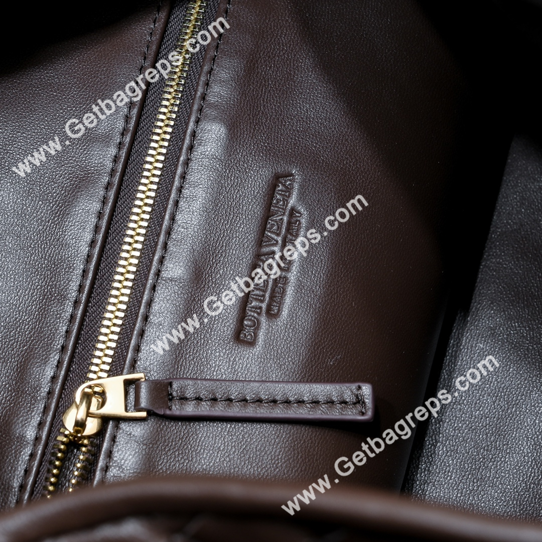 Bottega Veneta Large Hop Shoulder Bag with Intrecciato Craftsmanship in Calf Leather 54cm Brown