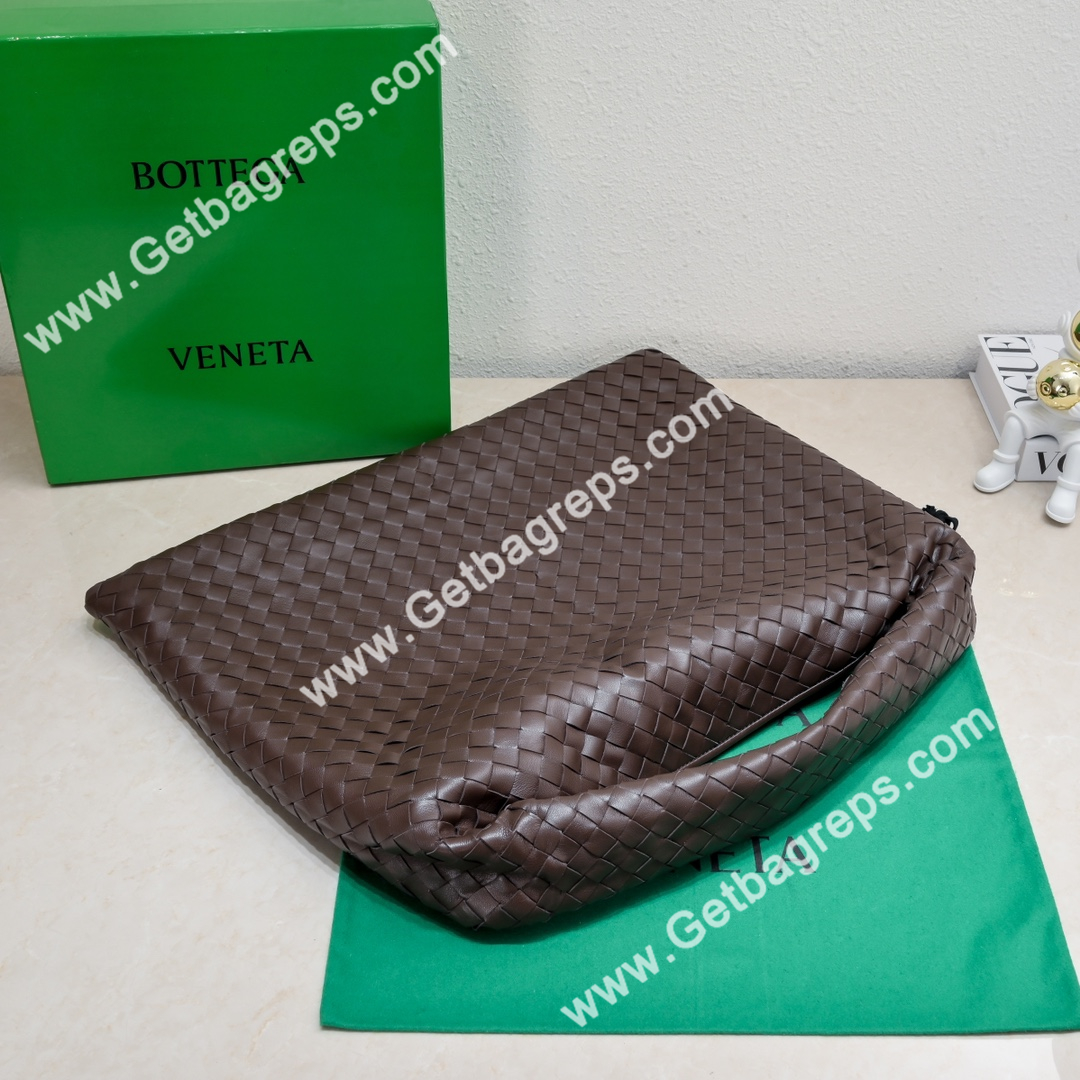Bottega Veneta Large Hop Shoulder Bag with Intrecciato Craftsmanship in Calf Leather 54cm Brown