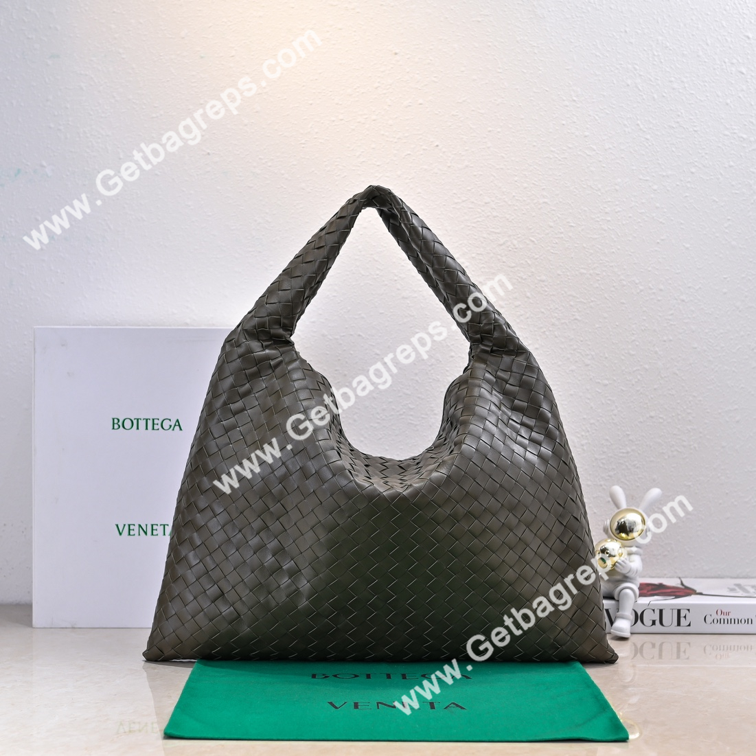 Bottega Veneta Large Hop Shoulder Bag with Intrecciato Craftsmanship in Calf Leather 54cm Coffee