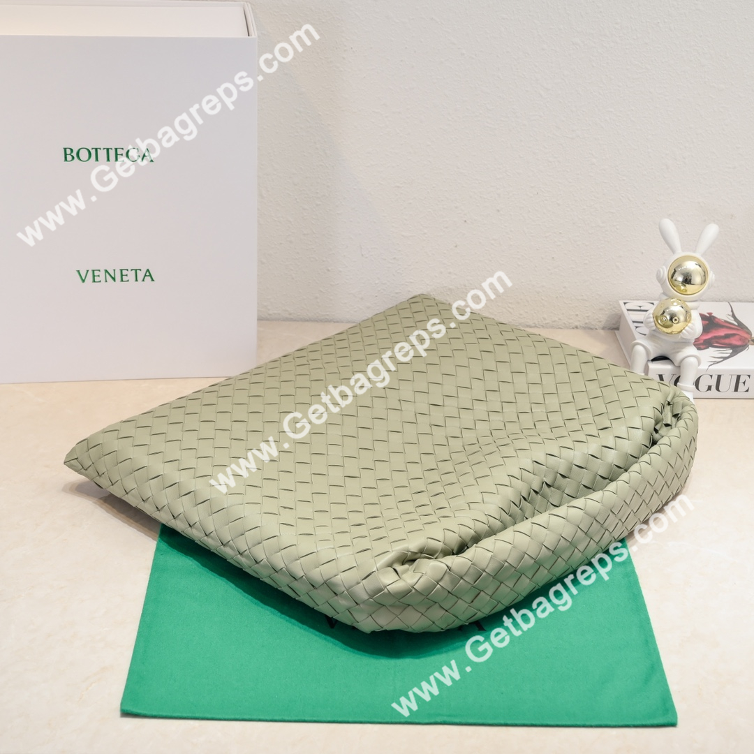 Bottega Veneta Large Hop Shoulder Bag with Intrecciato Craftsmanship in Calf Leather 54cm Light Green