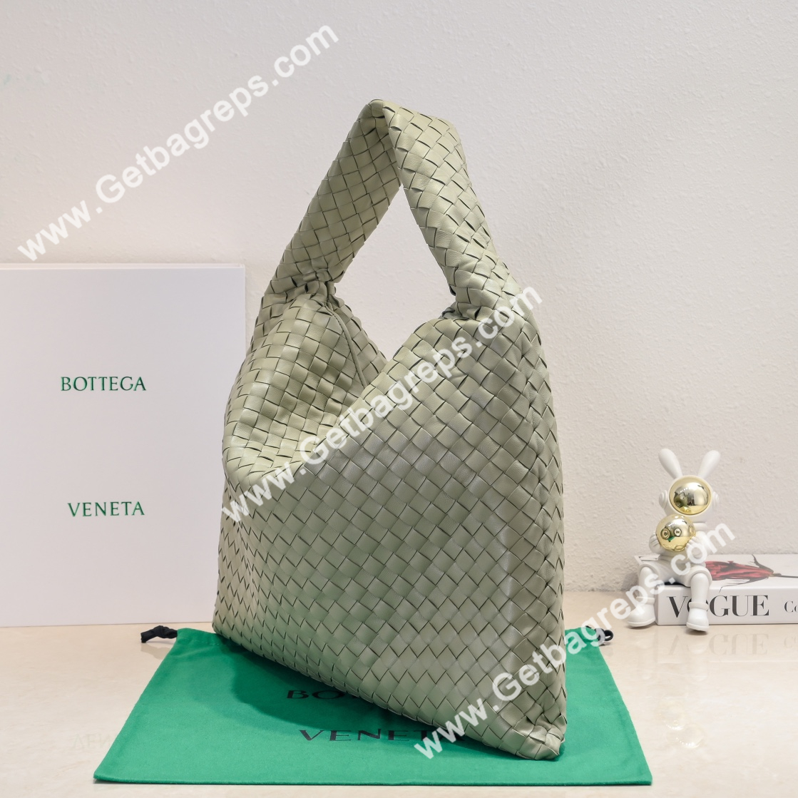 Bottega Veneta Large Hop Shoulder Bag with Intrecciato Craftsmanship in Calf Leather 54cm Light Green