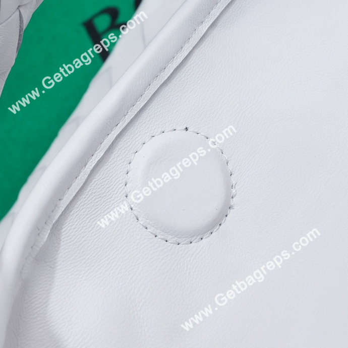 Bottega Veneta Large Hop Shoulder Bag with Intrecciato Craftsmanship in Calf Leather 54cm White