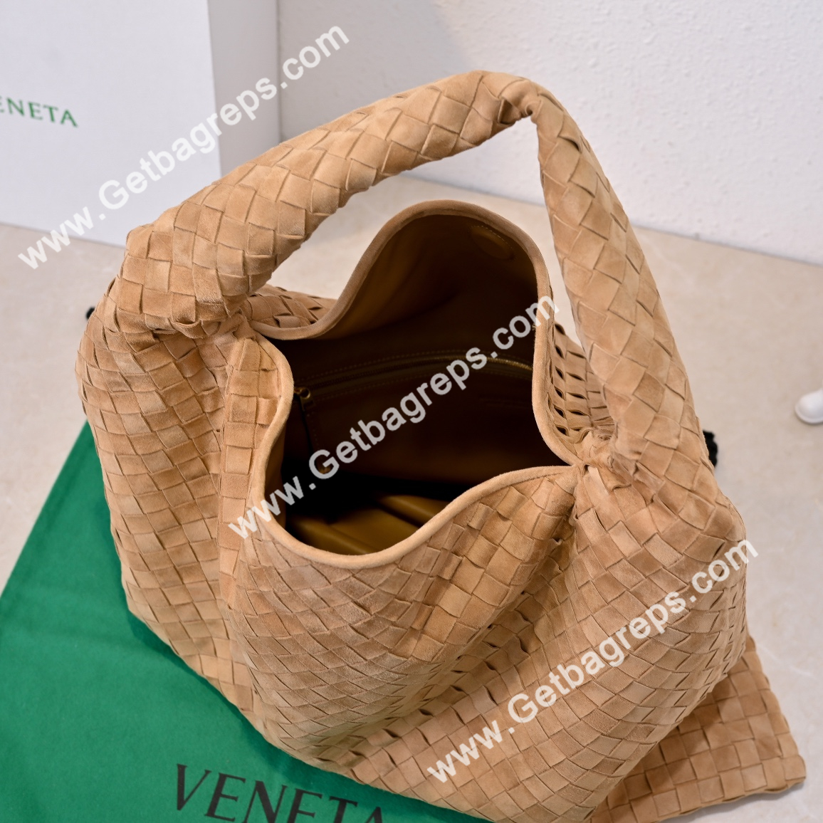 Bottega Veneta Large Hop Shoulder Bag with Intrecciato Craftsmanship in Smooth Suede 54cm Caramel
