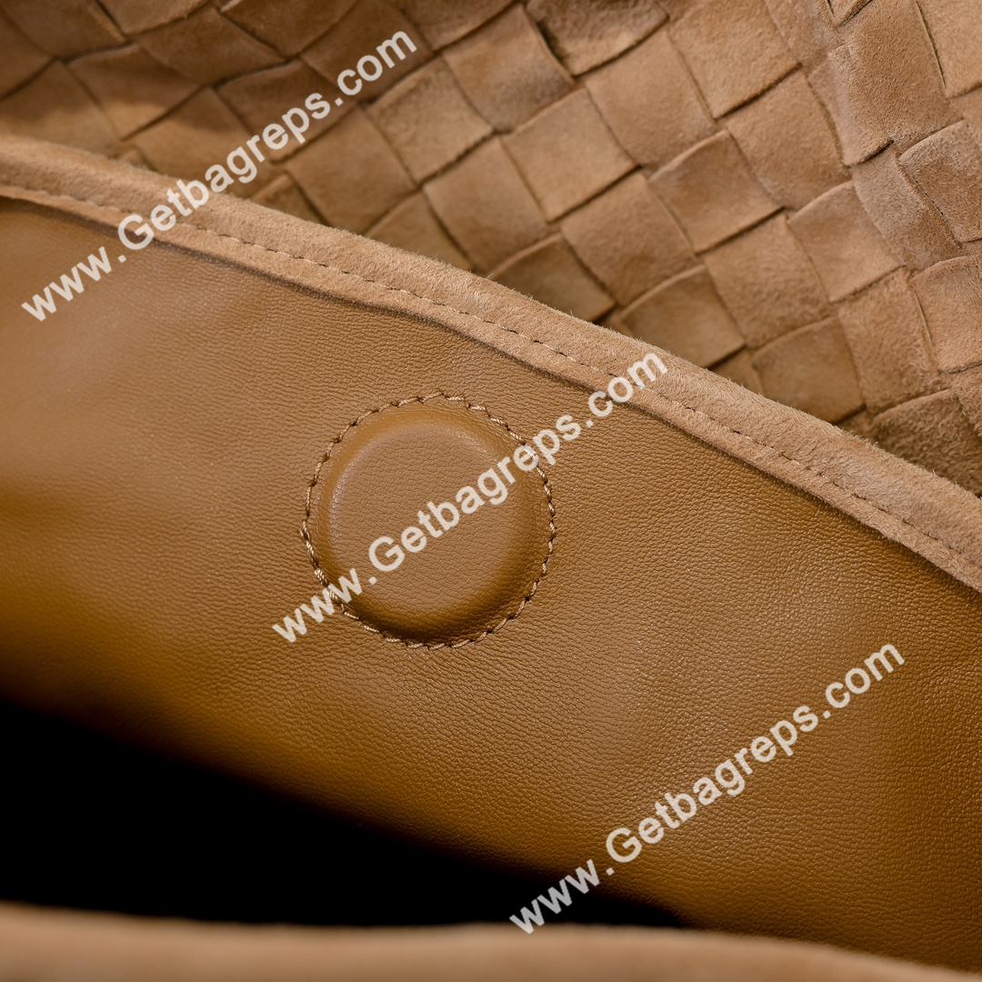 Bottega Veneta Large Hop Shoulder Bag with Intrecciato Craftsmanship in Smooth Suede 54cm Caramel