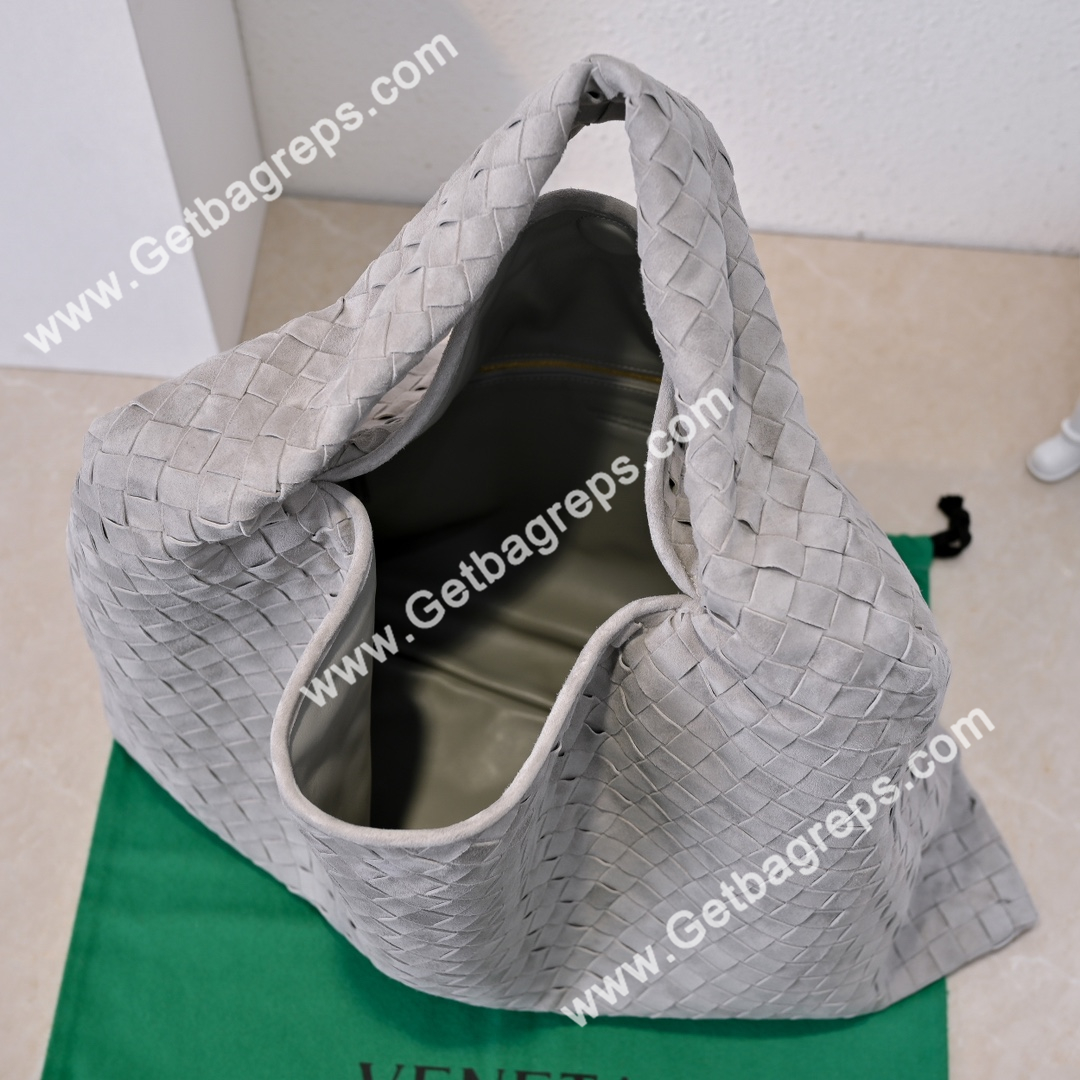 Bottega Veneta Large Hop Shoulder Bag with Intrecciato Craftsmanship in Smooth Suede 54cm Grey