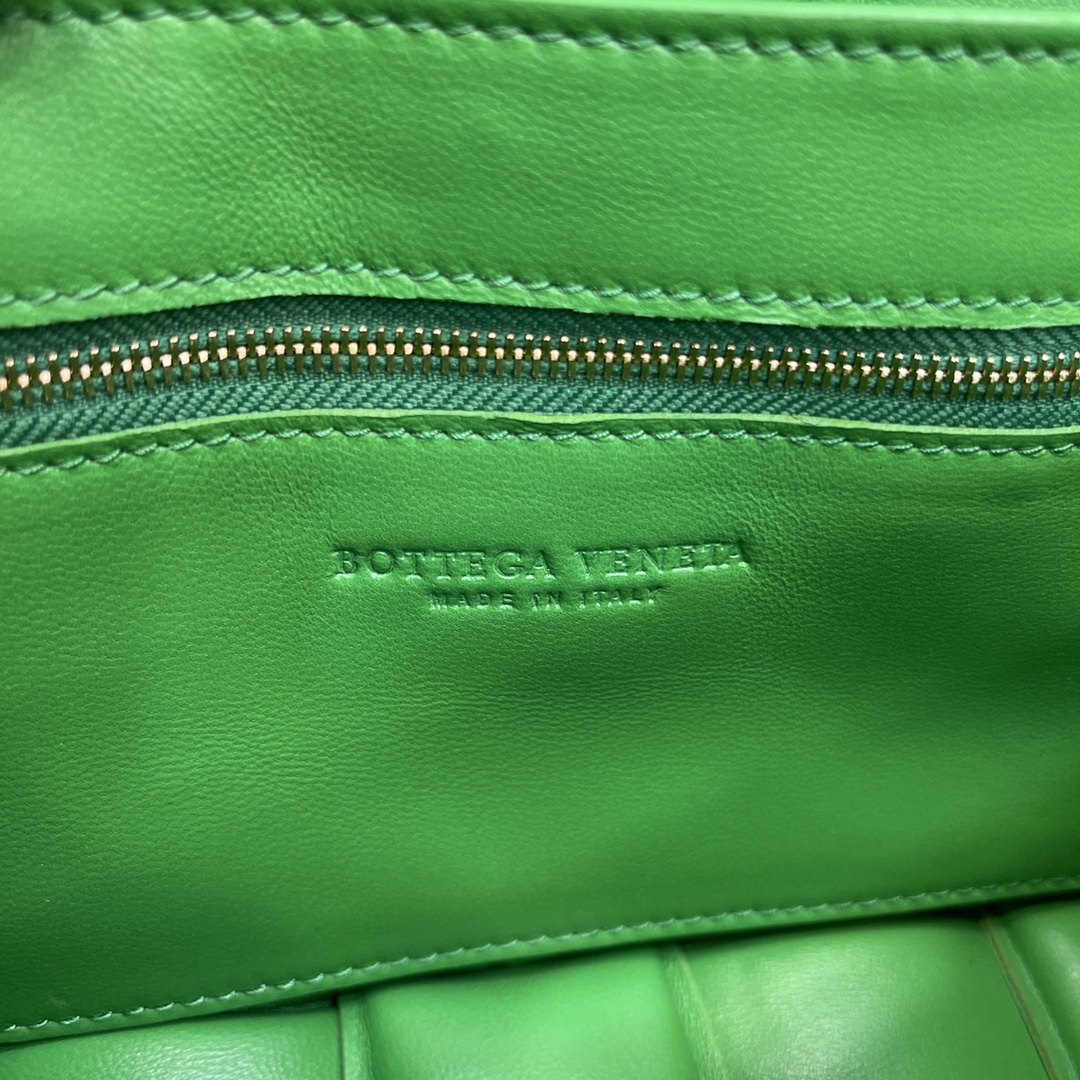 Bottega Veneta Large Padded Cassette Intreccio Leather Cross-body Bag Grass green