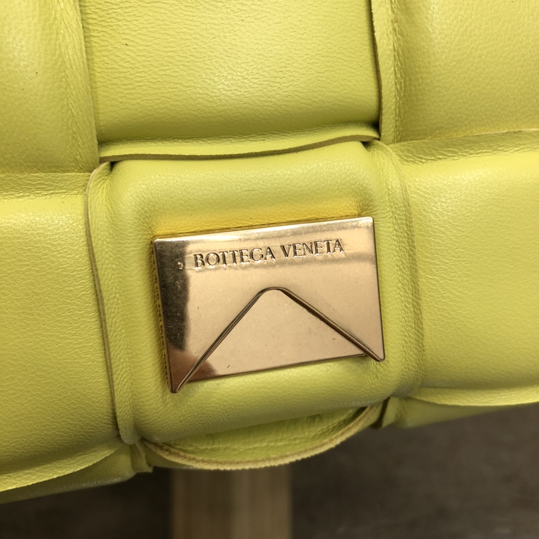 Bottega Veneta Large Padded Cassette Intreccio Leather Cross-body Bag Lemon With Gold