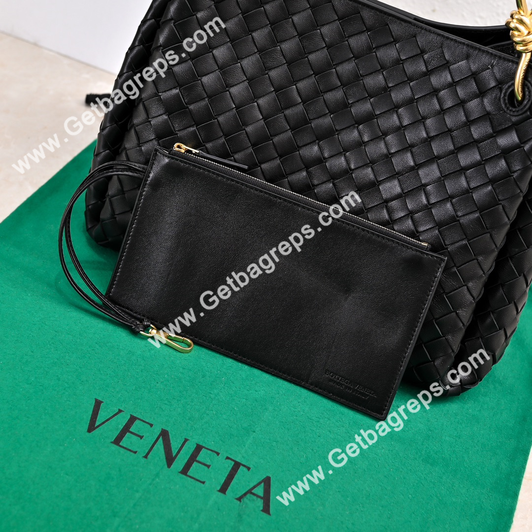 Bottega Veneta Large Parachute Shoulder bag in supple Intrecciato Leather Black