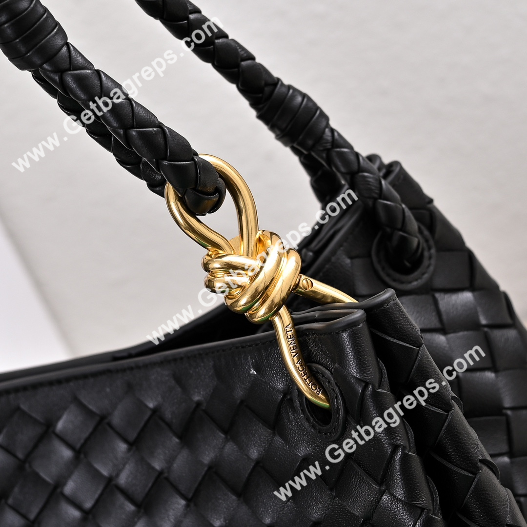 Bottega Veneta Large Parachute Shoulder bag in supple Intrecciato Leather Black