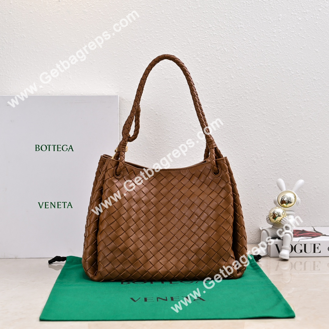 Bottega Veneta Large Parachute Shoulder bag in supple Intrecciato Leather Brown