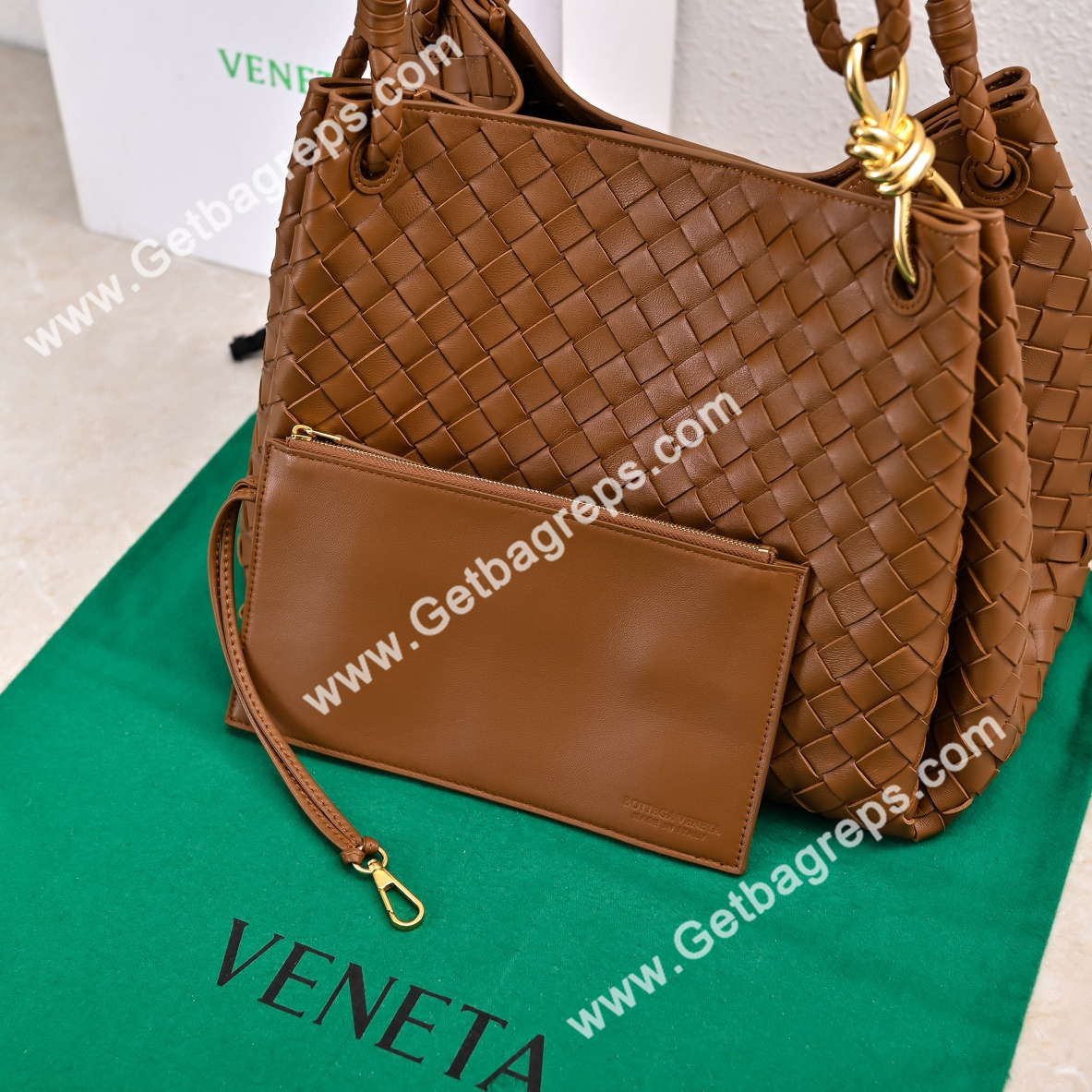 Bottega Veneta Large Parachute Shoulder bag in supple Intrecciato Leather Brown