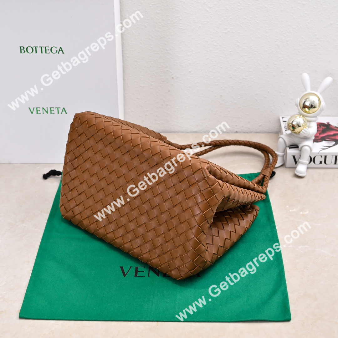 Bottega Veneta Large Parachute Shoulder bag in supple Intrecciato Leather Brown